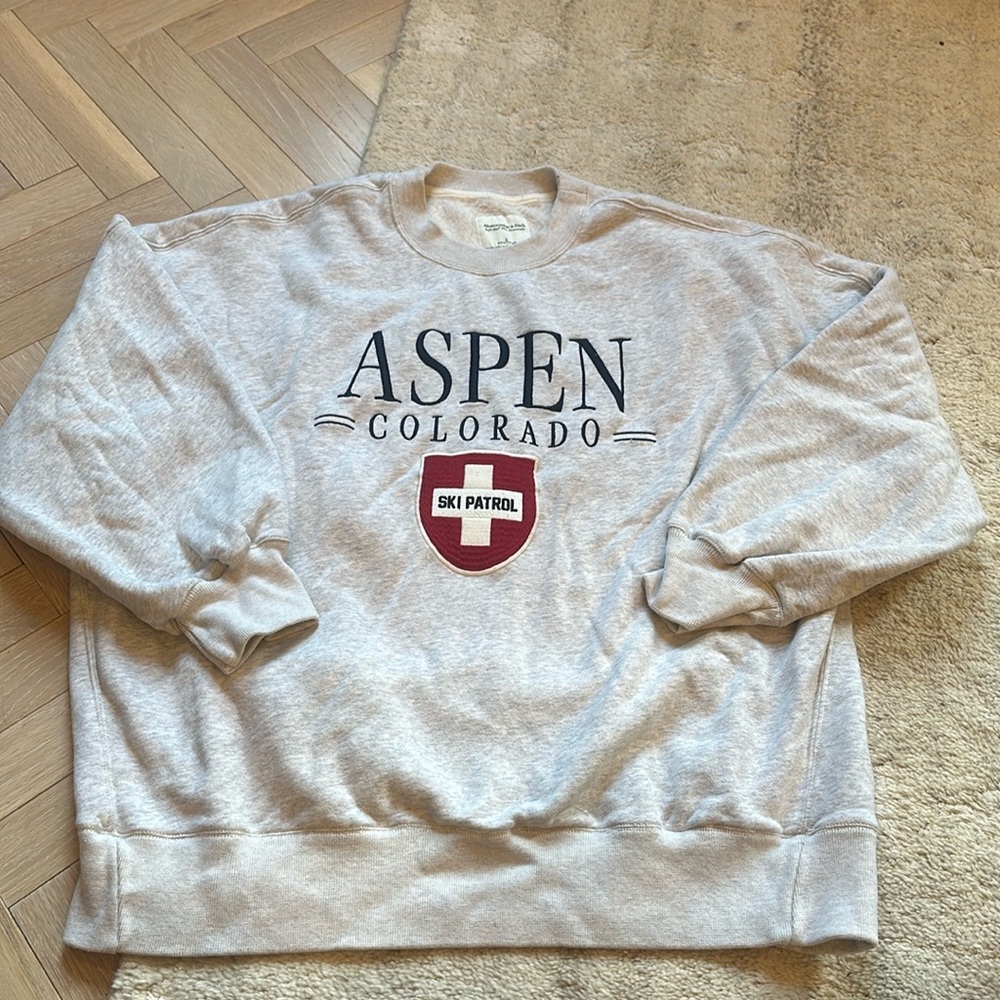 Abercrombie and Fitch Aspen Crewneck Large